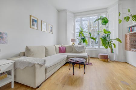 Girdlers Road, London, Residential Flat To Let - Living Room