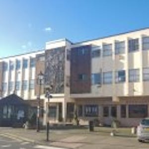 5 The Chequers, Ingatestone, Office To Let - eyJzb3VyY2UiOiJtZWRpYVwvcHJvcGVydHlcLzE5OVwvNTk2Yzc1M2NlNWE0ZDI3ODgyNWM0Y2I5YzViZTE0YTQuanBnIiwib3BzIjp7Im5ldyI6WzEzMCwxMzBdLCJjb3ZlciI6W119LCJvdXRwdXQiOiJqcGVnP2NvbXByZXNzaW9uPTg1IiwidHRsIjozMTQ0OTYwMH0=.jpg