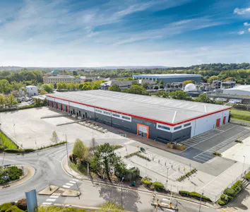 The Point, Camberley, Distribution / Industrial / Industrial/Logistics / Warehouse To Let - IW-121026-DL-002+sky GB2.jpg