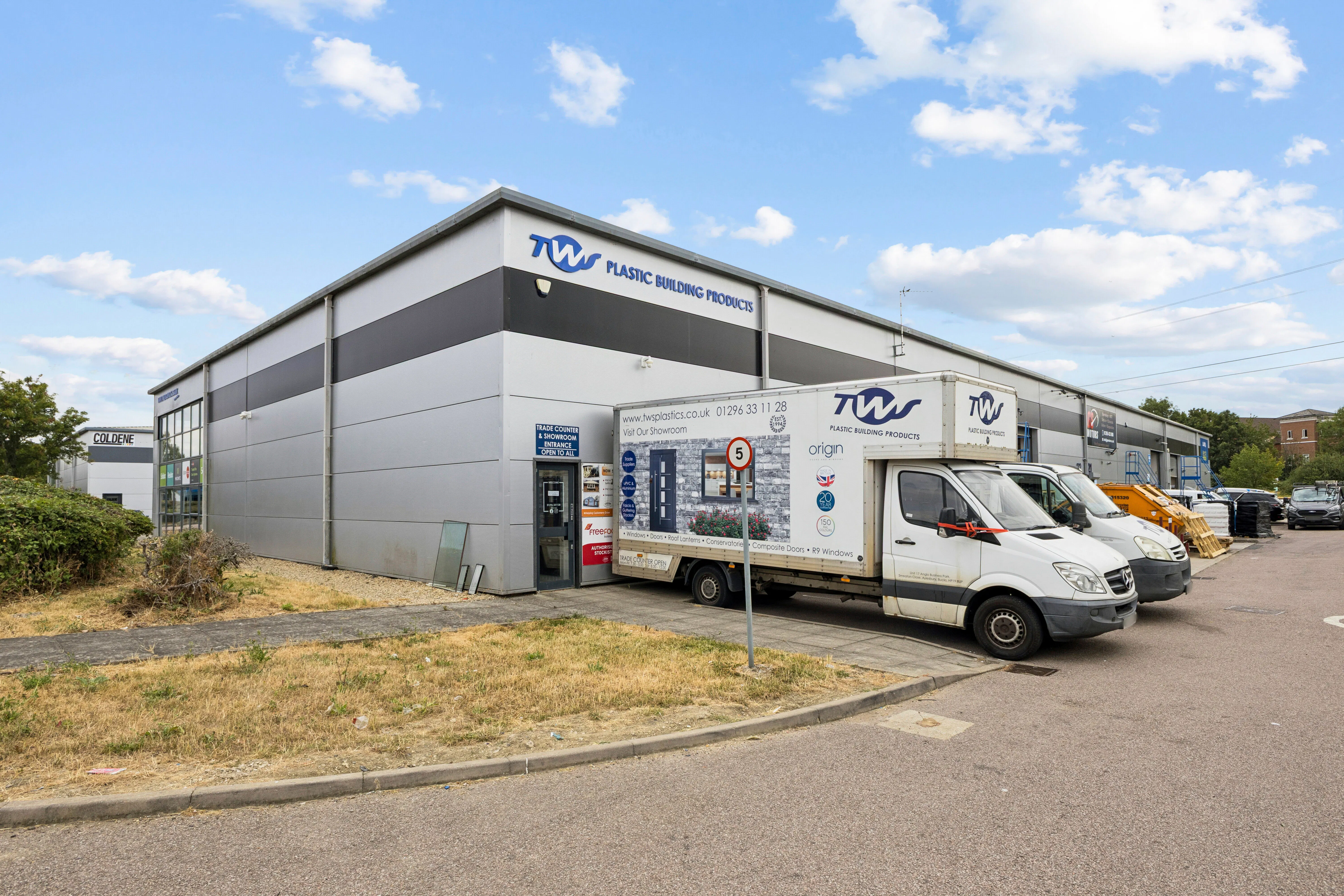 Unit 17, Aylesbury, Industrial / Industrial For Sale - 112514_17 Anglo Business Park(22).jpg