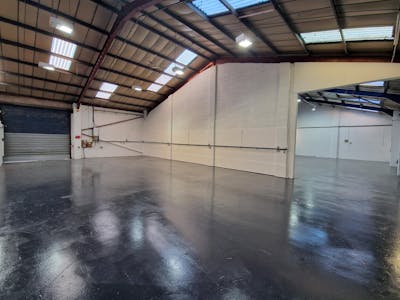 Unit 8B & 8C, Stockport, Industrial/Logistics To Let - 20241120_094542.jpg