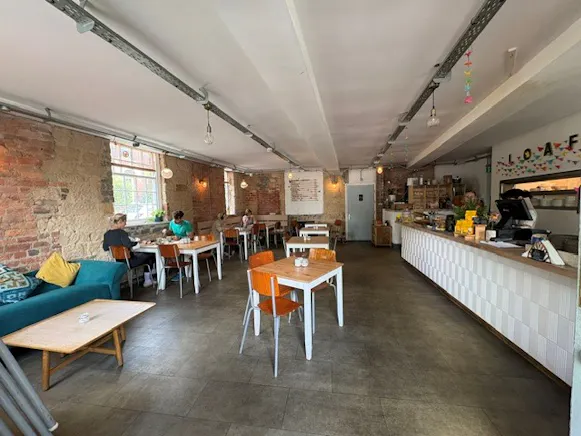 90-92 Otley Road, Leeds, Leisure / Retail To Let - door in.jpg