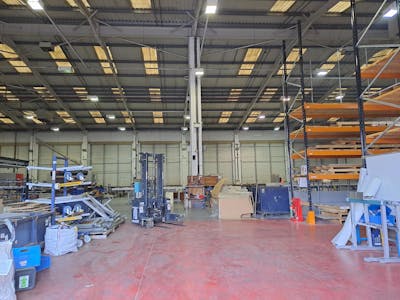 Unit 5, Gateway 25, West Thurrock, Grays, Industrial/Logistics / Industrial / Warehouse To Let - 20250120_135217.jpg