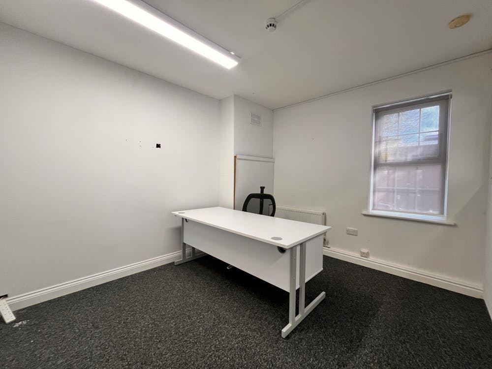 21, Hornbeam Square South - image00033.jpeg