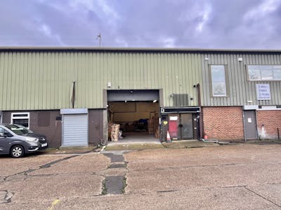 2A Tomo Industrial Estate, Uxbridge, Warehouse To Let - 2A Tomo - Main 2.jpg