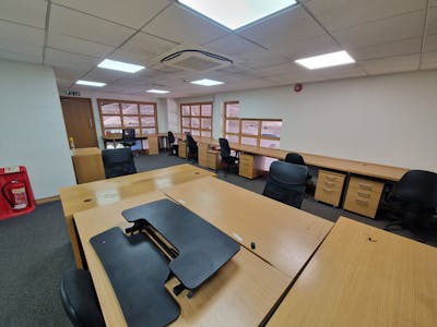 First Floor Offices, Compass Road, Portsmouth, Office To Let - 20250730_125952.jpg