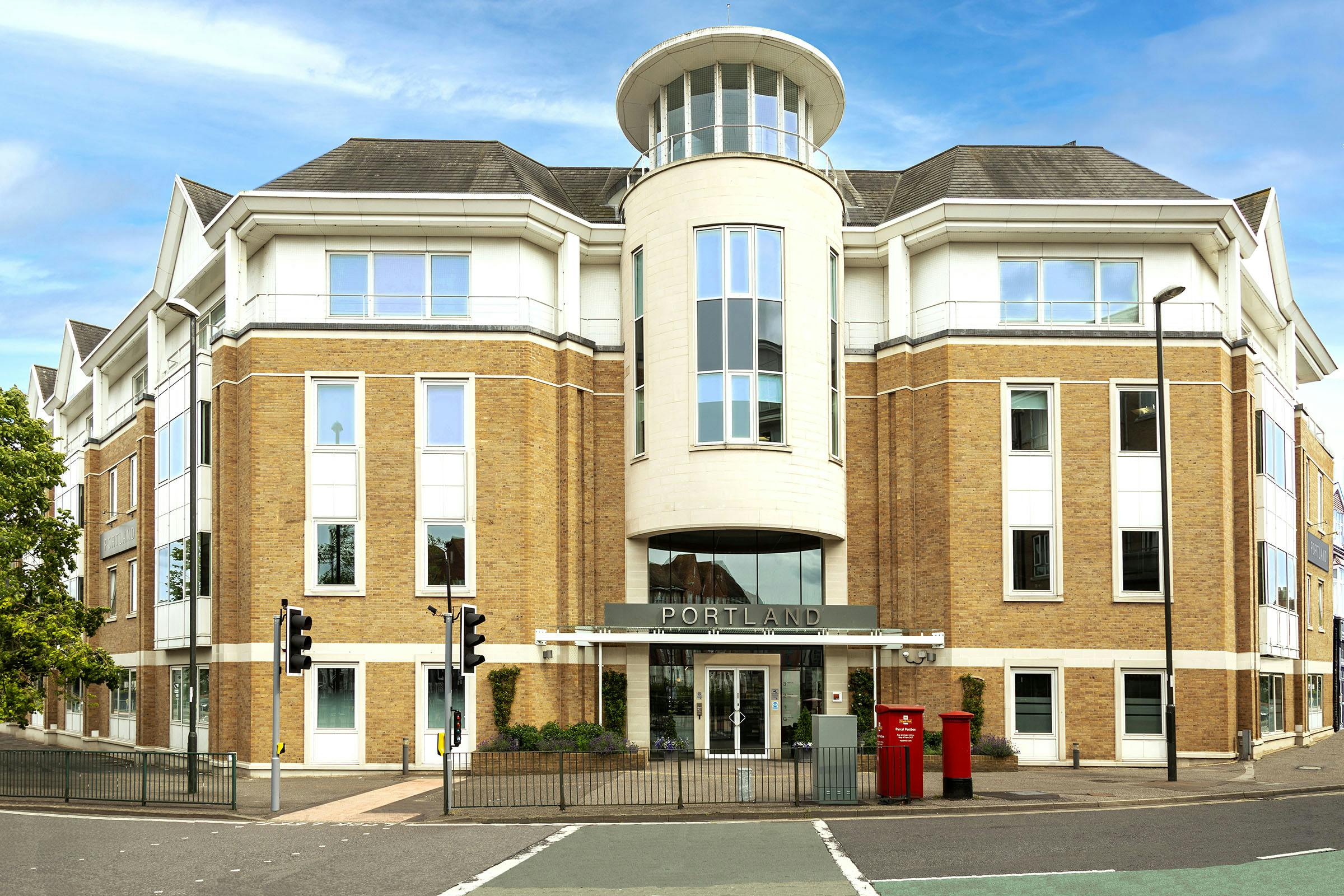 Portland, 25 High Street, Crawley, Offices To Let - IMG_3425.jpg