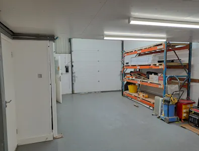 Unit 3 Betchworth Works, Crawley, Business Units / Industrial To Let - 20260824_154015.jpg