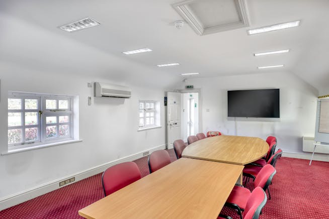 Inhurst House, Brimpton Road, Tadley, Leisure / Office / Other For Sale - AWP_6569_edit.jpg