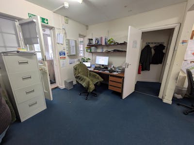 First Floor Offices, 204 London Road, Guildford, Office To Let - 1000020680.jpg