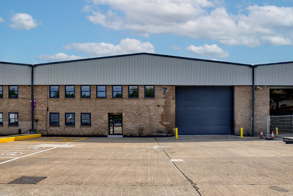 Unit 7 Lakeside Industrial Estate - AWP_2122_edit.jpg