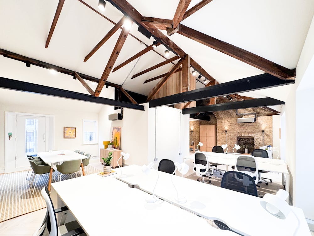 34-35 Eastcastle Street, 4th Floor - Image  20250910T125424355.jpg