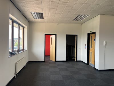 Unit 4, Thame Park Business Centre, Thame, Office To Let / For Sale - 20250702_133008478_iOS.jpg