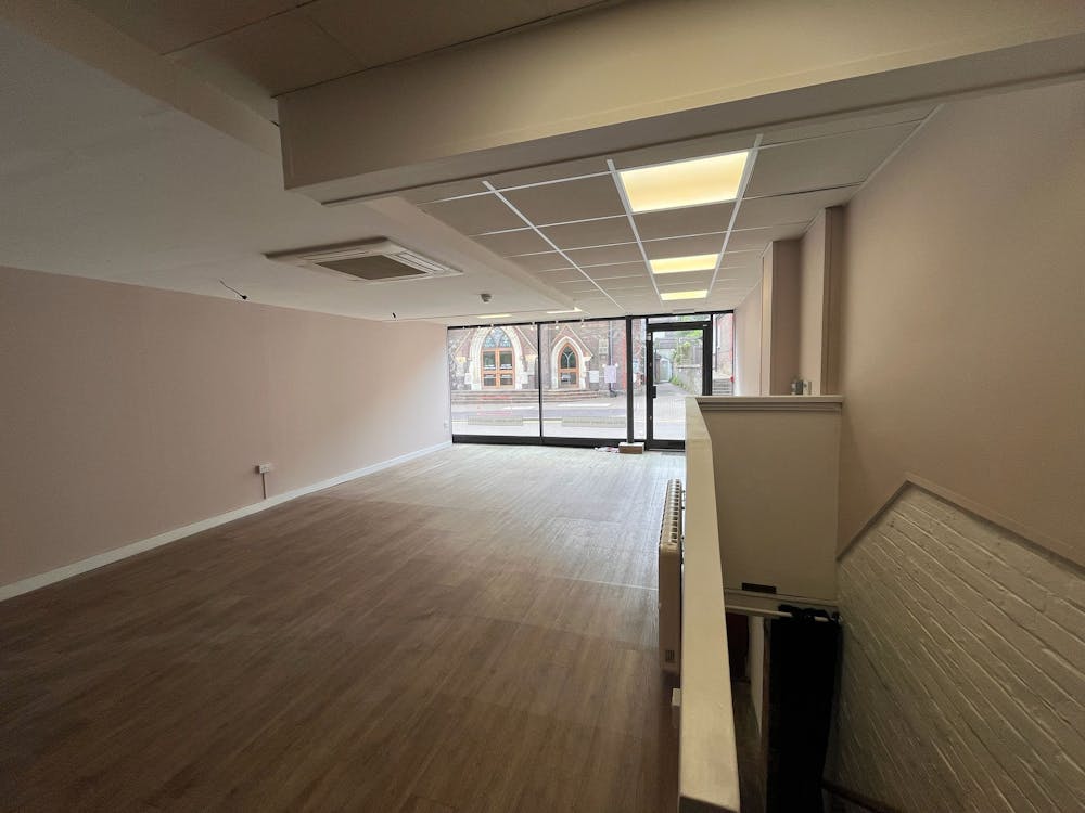 90 High Street, Tring, E (Commercial / Business / Service) / Retail To Let - WhatsApp Image 2026-05-1.jpeg