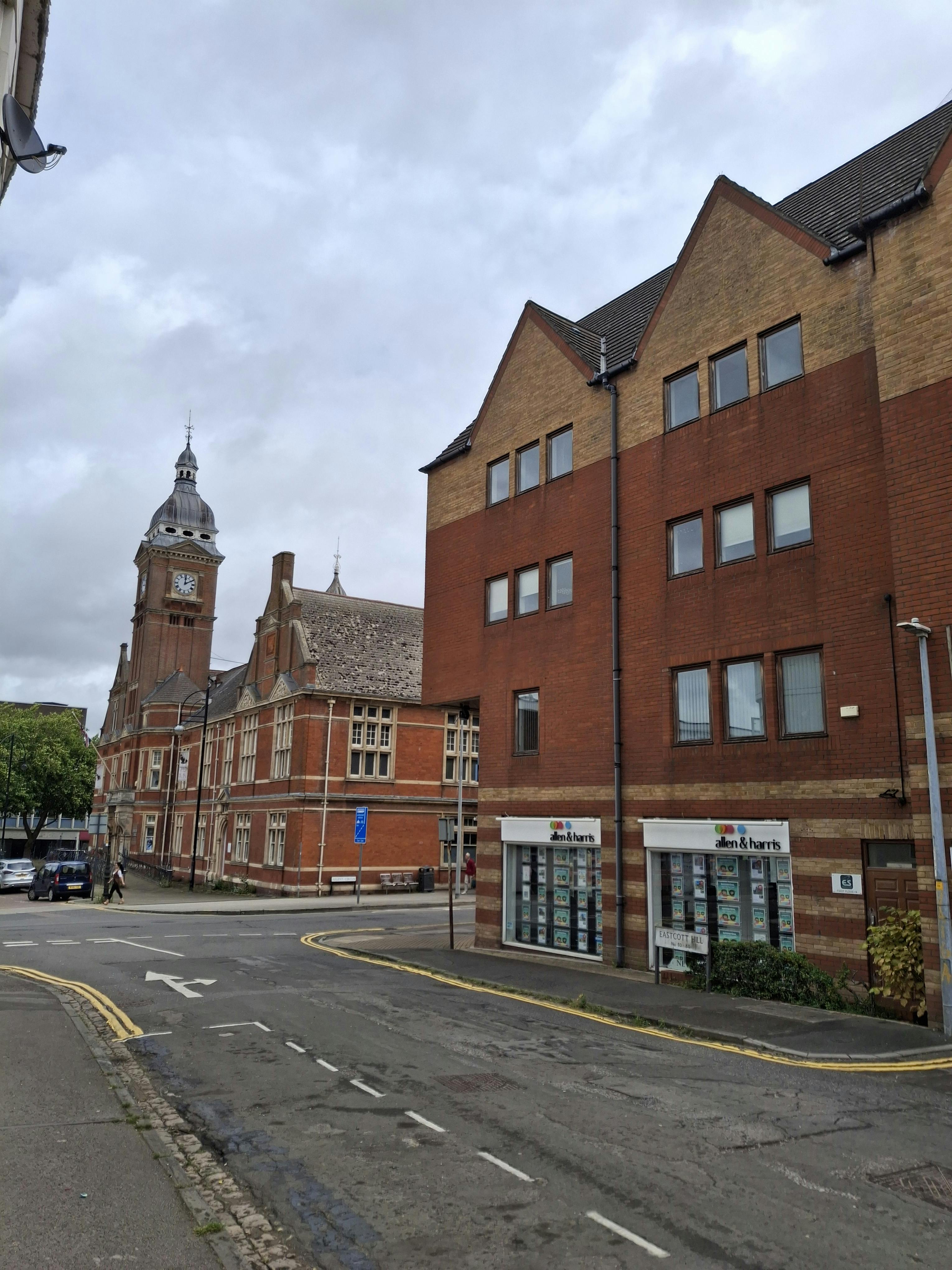 Office in Swindon - photo 3