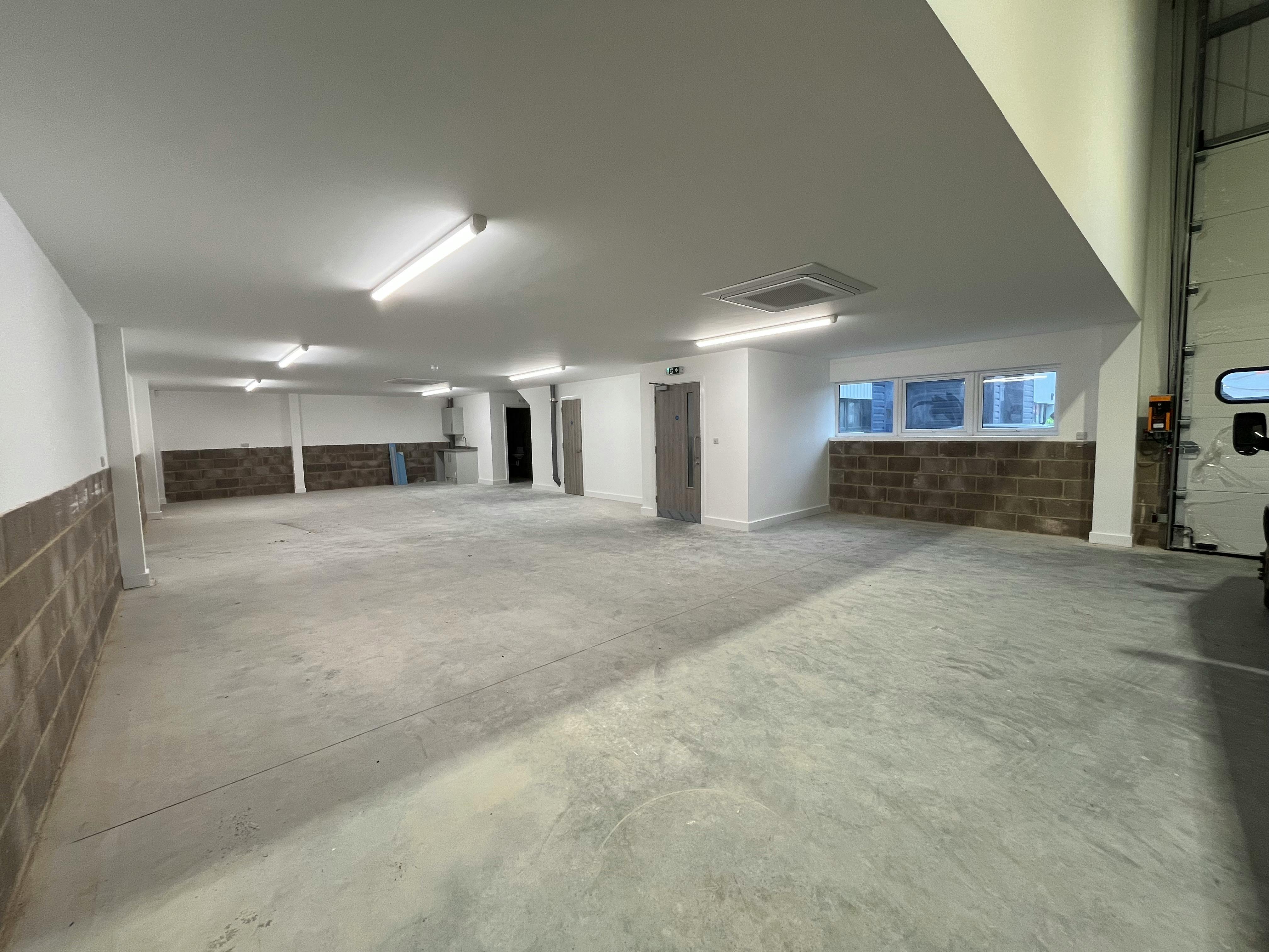 Industrial Unit in Romsey - photo 2