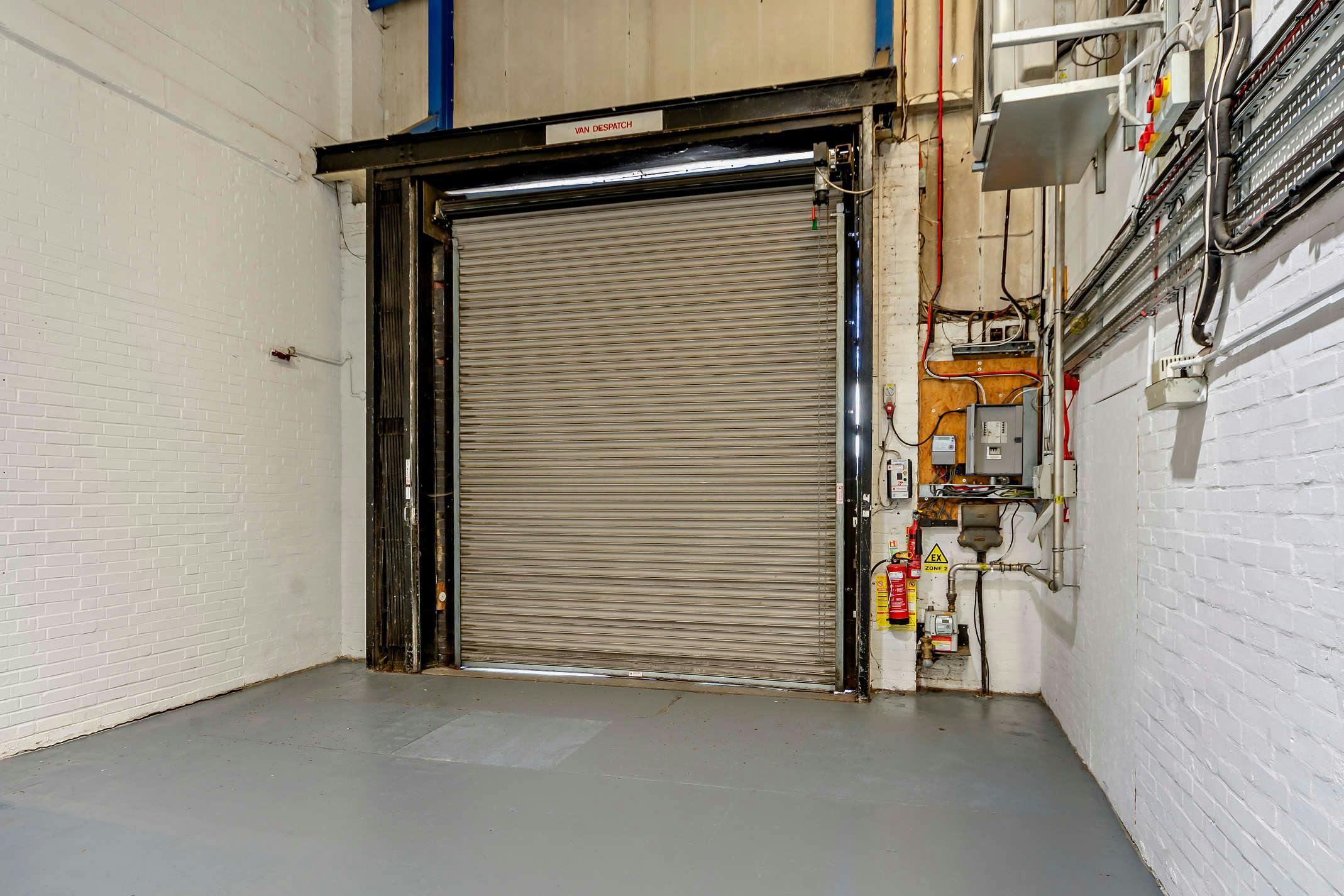 Unit 7, M40 Industrial Estate, Blenheim Road, High Wycombe, Industrial To Let - 8643828interior12800.jpg