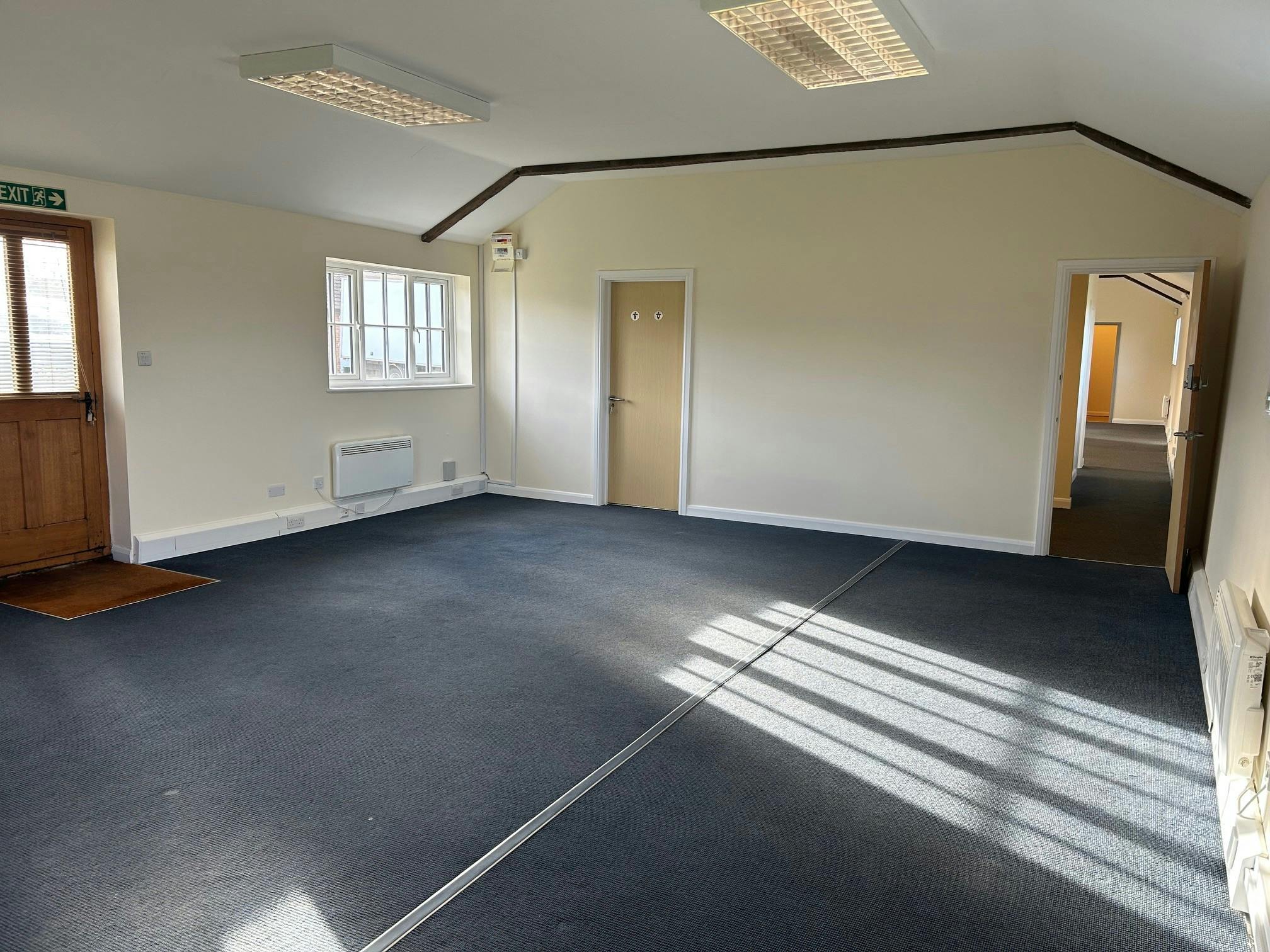 The Coach House & The Shires, Wokingham, Offices To Let - 16.jpg