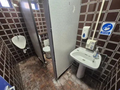 408 Barton Road, Manchester, Retail For Sale - 20260903_125054.jpg