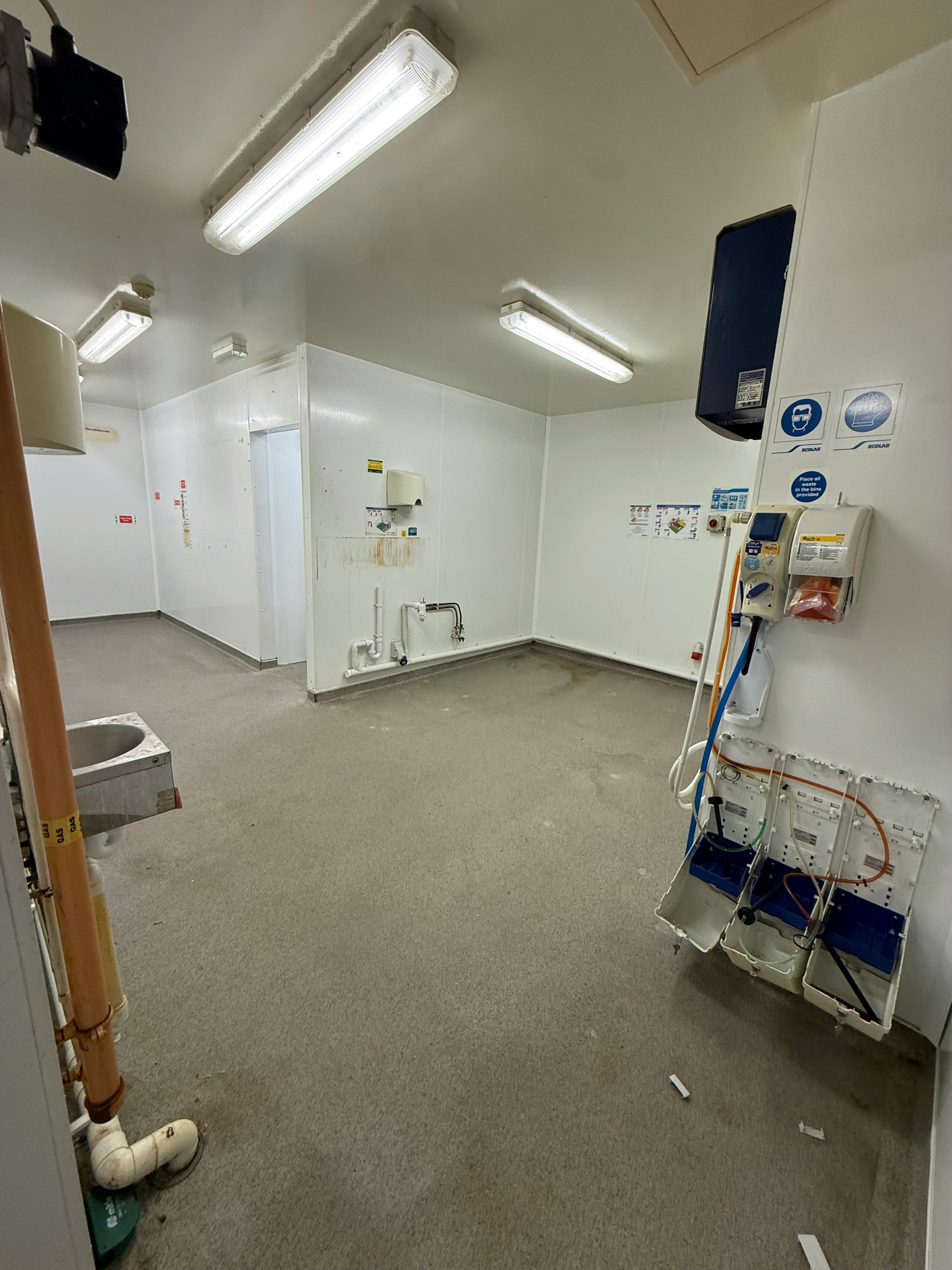 Unit 12 - Broad Street Plaza, Broad Street Plaza, Halifax, Other / Restaurant / Cafe To Let - IMG_8789.jpeg