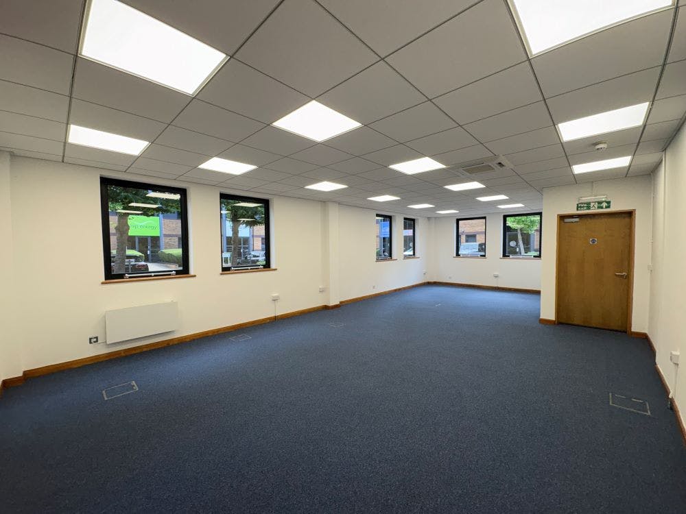 Unit 11-12 Somerville Court, Banbury, Office To Let / For Sale - image00106.jpg