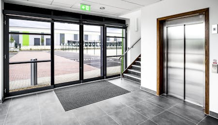 B70, Bedford Commercial Park, Bedford, Industrial/Logistics To Let - UKBedford3040FinalPhotographyJul2208_high.jpg