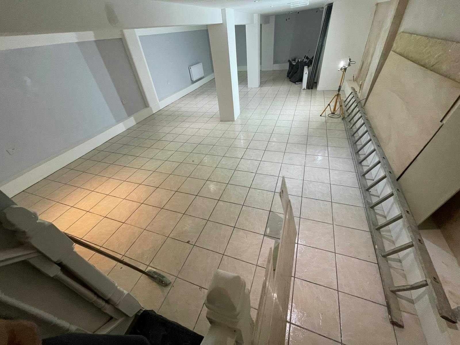 112 Askew Road, London, Cafe (A1) / Restaurant To Let - pic 1.jpg