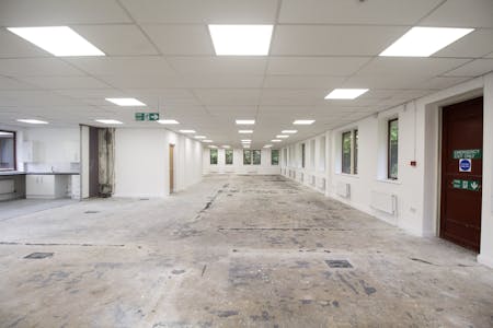 Hampton Court, Manor Park Avenue, Runcorn, Office To Let - IMG_9384 copie.jpg