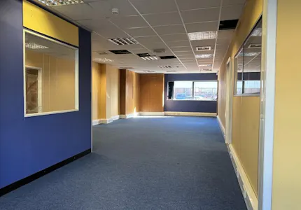 Unit 3B Gatwick Metro Centre, Horley, Business Units For Sale - Image 6
