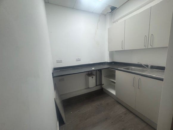 156 Percival Road, Enfield, Retail To Let - 4.jpg