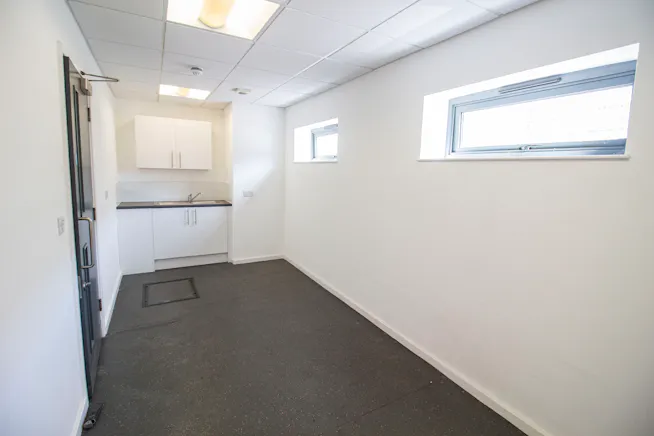 Apex Point, 49-53 Standard Road, Park Royal, Industrial / Warehouse To Let - 11.jpg