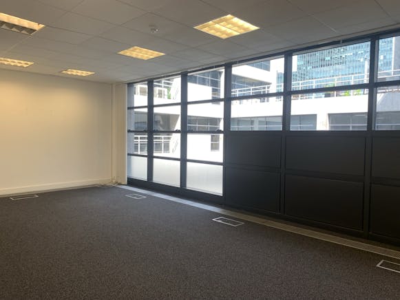 32 Beaufort Court, London, Offices To Let / For Sale - 6F459C1D043F40079BA11672890D8A57.jpeg