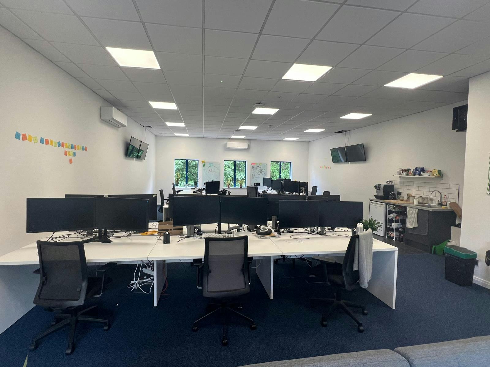 Office in Eastleigh - photo 2