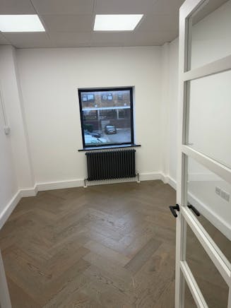 Unit 15, Falcon Court, Earlsfield, Industrial To Let - 3552c4bf35394f4b854f9c13816616e9.JPG