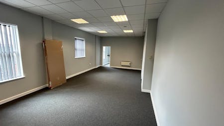 2nd Floor Office, The Castle Gate Centre, Newark, Office / Serviced Office To Let - 28099a77acf140fa892354e4aa9eac6b.JPG