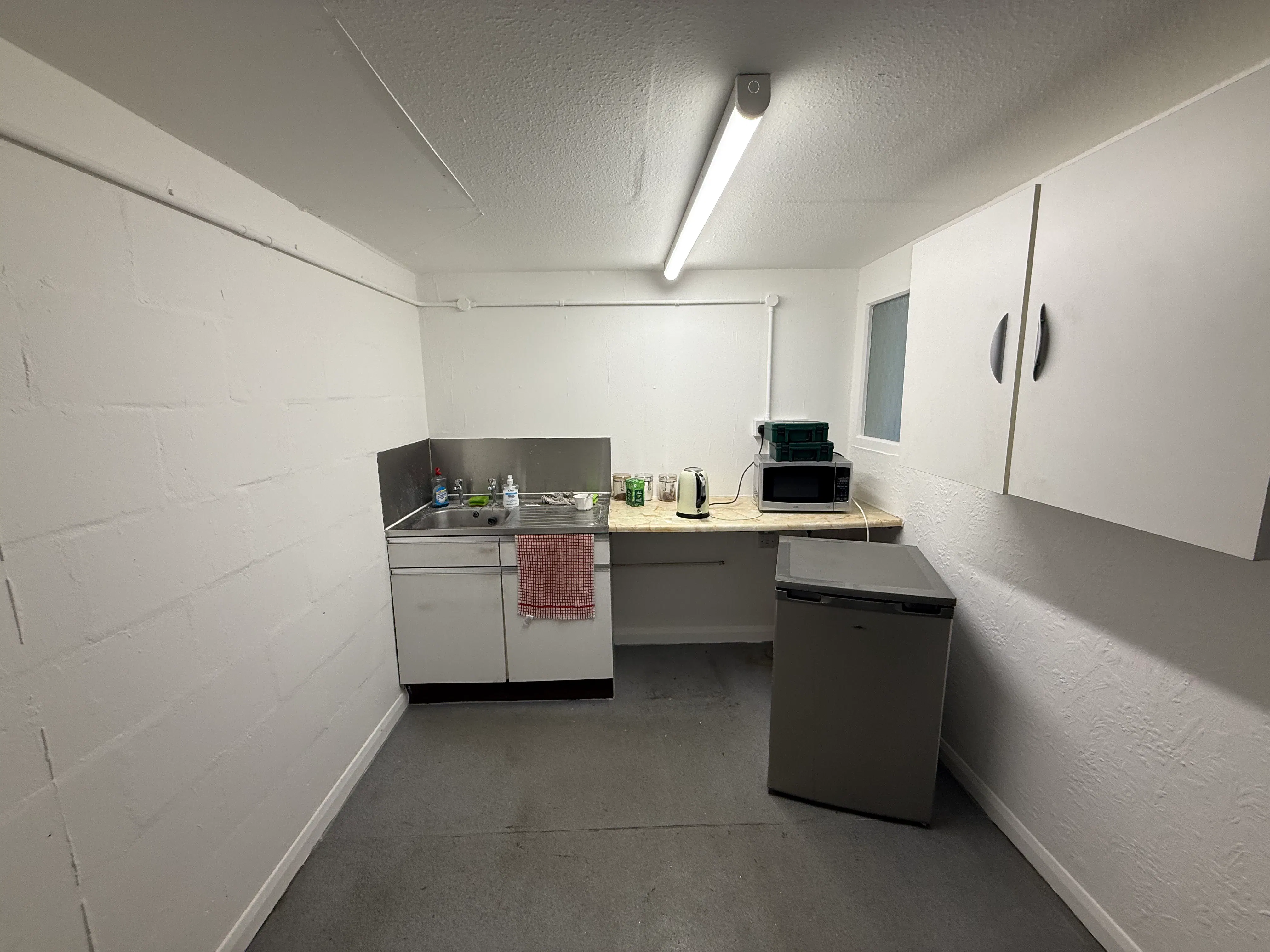 Unit 8, Lion Square Business Park, Peterborough, Industrial To Let - Kitchen.jpeg