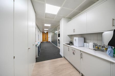 Charter Court, 74-78 Victoria Street, St Albans, Office To Let - 137384086911f08d5dfcc.jpg