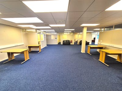 Hyde Business Hub, 111-113 The Mall, Hyde, Office To Let - 20260205_133131.jpg