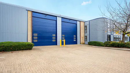 22 Plover Close, Newport Pagnell, Industrial / Warehouse To Let - Image 2