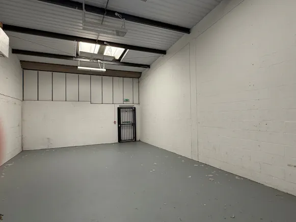 Unit 5 River Ray Industrial Estate, Barnfield Road, Swindon, Industrial To Let - 2.jpg