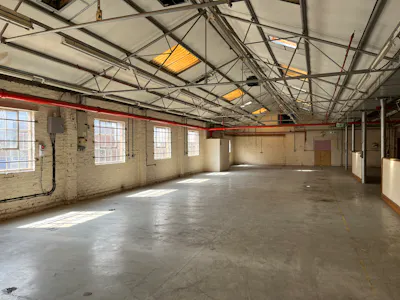Unit 2, High Wycombe, Industrial To Let - 20260826_115854249_iOS.jpg