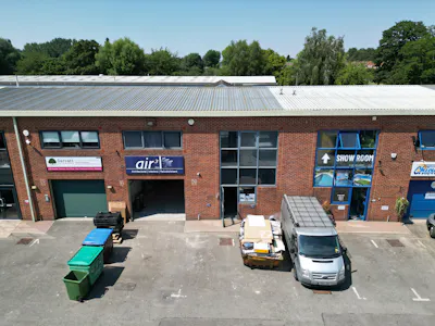 Unit 3 Kings Park Industrial Estate, Kings Langley, Industrial To Let / For Sale - DJI_0286.JPG