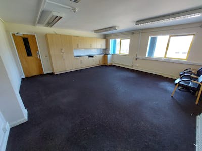 Warehouse At Shaw Lane Industrial Estate, Ogden Road, Doncaster, Industrial To Let - 20230904_103017.jpg