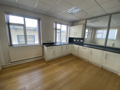 Morley Carr House, Bradford, Office To Let - IMG_1946.jpg
