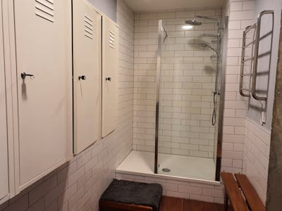 138 Southwark Bridge Road, London, Office To Let / For Sale - Shower.jpg