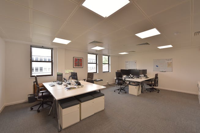 Hays House, Guildford, Offices To Let - NIK_4302.JPG