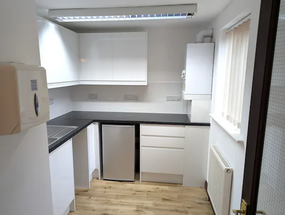 Unit 4 Sussex Business Village, Barnham, Office To Let - PXL_20260603_091512319.jpg