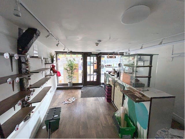 23 Thames Street, Windsor, Retail To Let - Shop interior ground floor.jpg