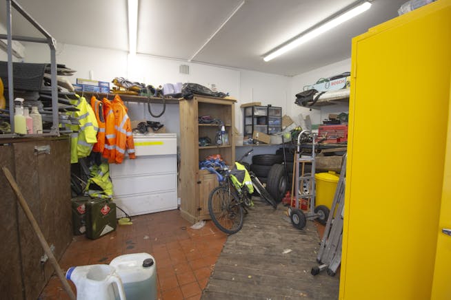 Westar House, Isleworth, Industrial / Warehouse / Office / Open Storage To Let / For Sale - 9.jpg