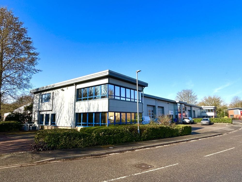 Units 1-4 Cambridge Terrace, Brackley, Industrial / Investment / Office For Sale - IMG_7324.jpg
